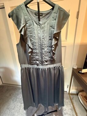 Banana Republic Gray Ruffle Pintuck Midi Dress